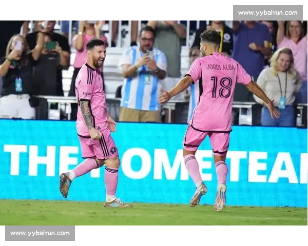 伊布怒批迈阿密：梅西在雕像群中踢球，输球的是足球本身