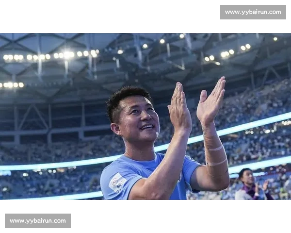 阎相闯退役夜点燃梭鱼湾！大连英博 2-0 青岛海牛，全场共唱莎啦啦送别传奇